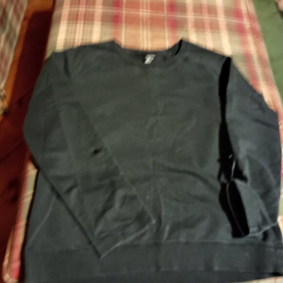 Lands' End black ;png sleeved tee shirt - Picture 3 of 6